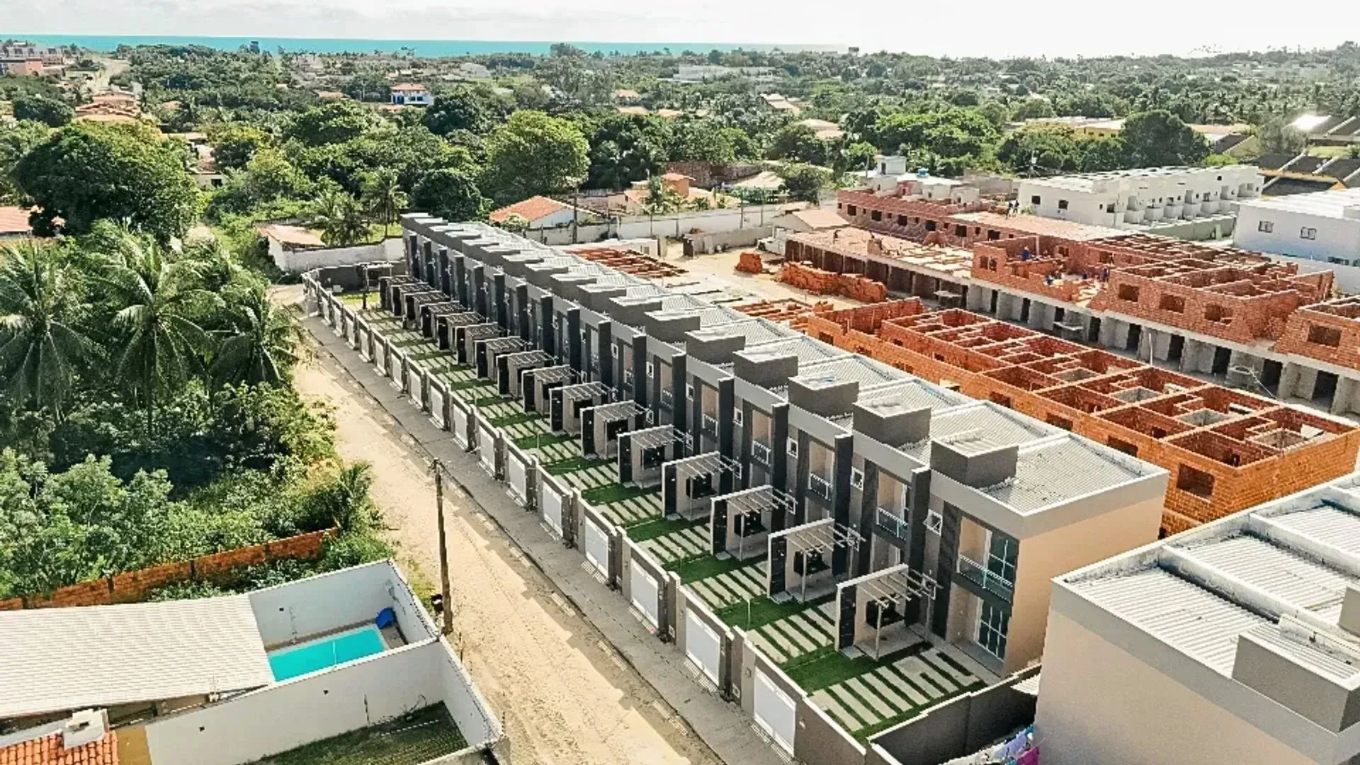 Vista aérea de condomínio de casas em Caucaia