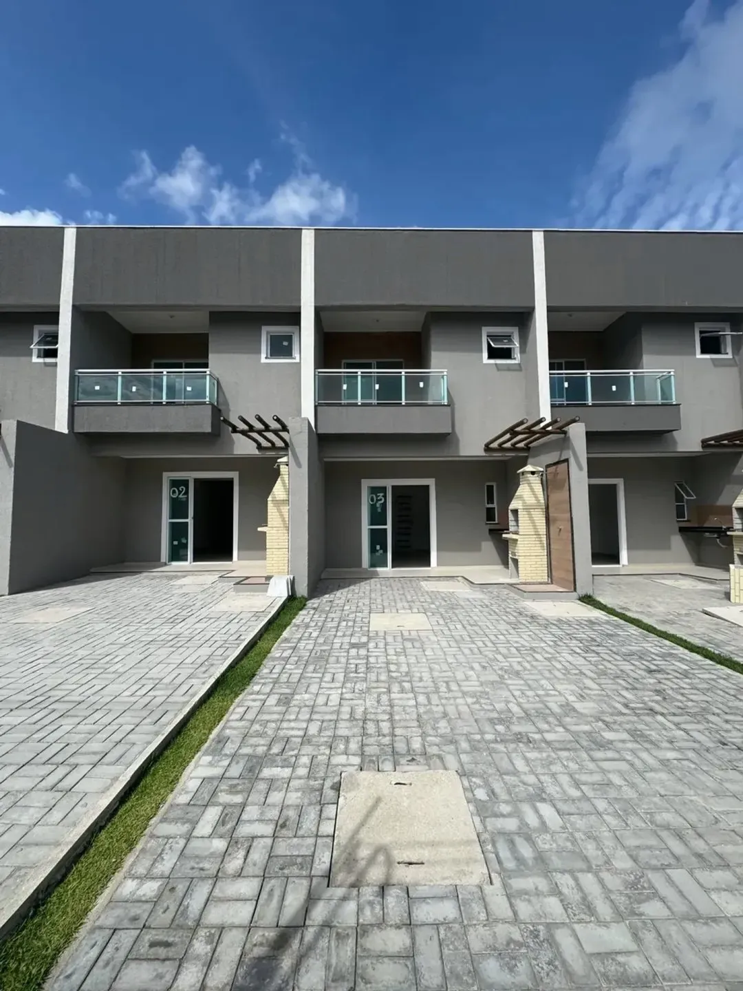 Casas com varanda e área gourmet